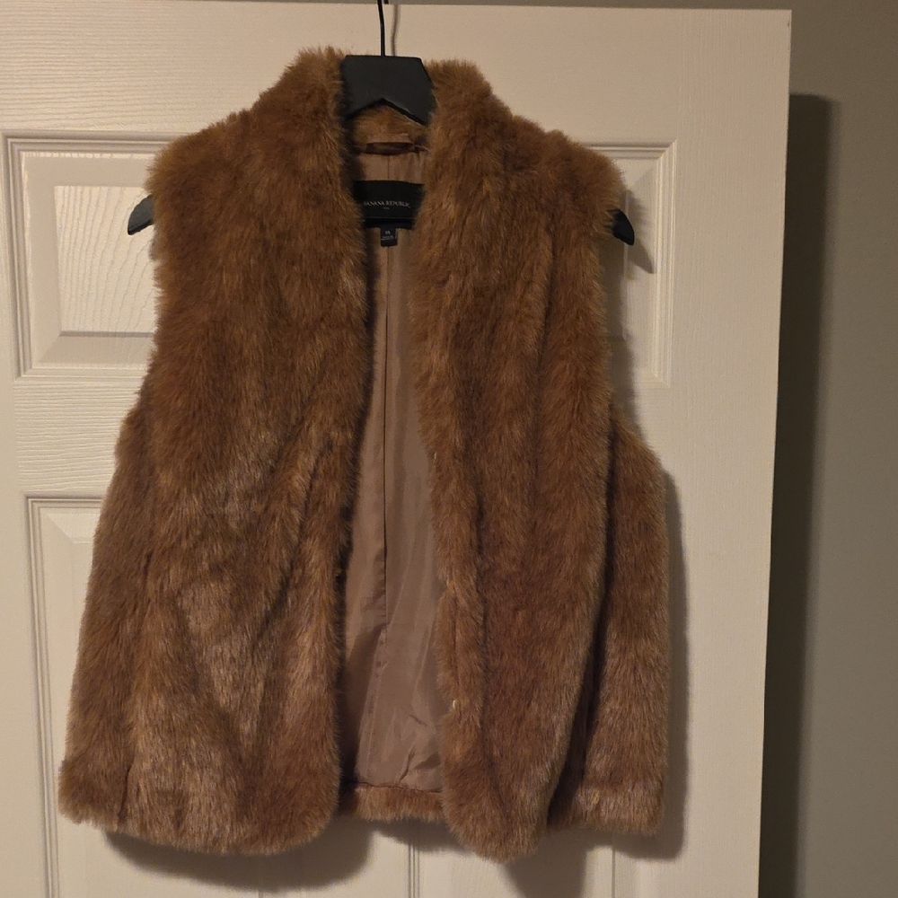 Banana Republic Faux Fur Vest in Tan